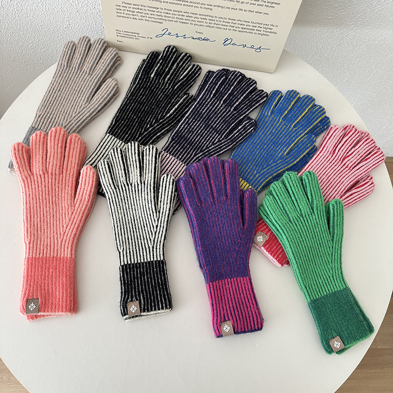 Title 3, Knitted Wool Touch Screen Thermal Gloves