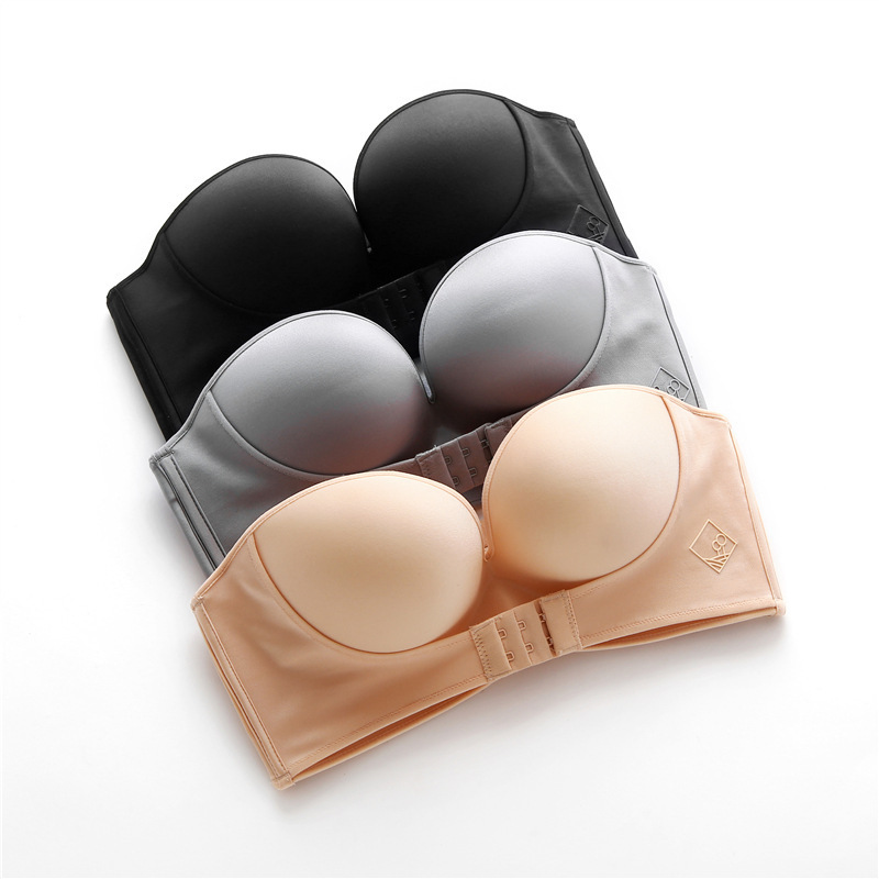 Title 4, Anti-Glare One-Piece Gathered Up Strapless Bra....