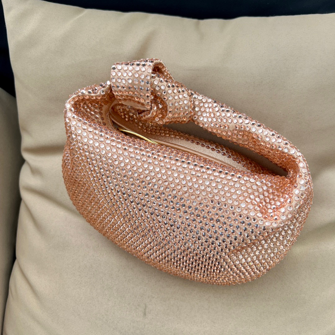 Title 12, Bolso de mano grande Knot Crystal Diamond con g...