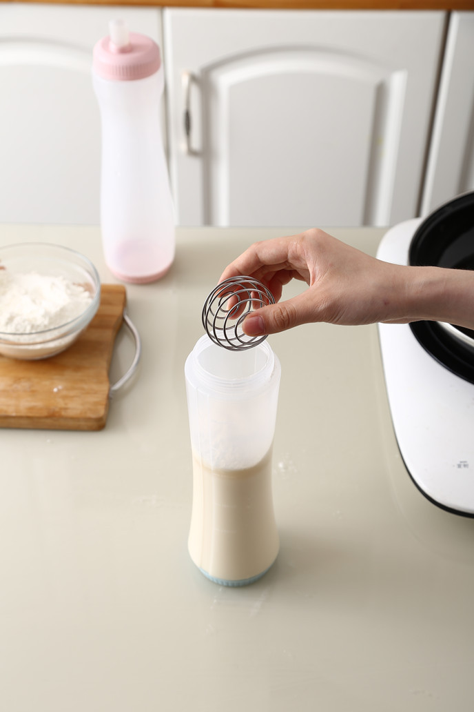 Hand Batter Mixing Bottle