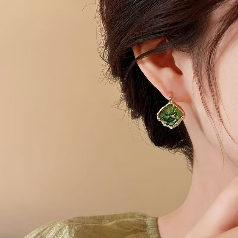 2026 New Bestselling Green Crystal Huggie Earrings For Women, Light Luxury High-End Niche Unique Elegant Stud Ear Jewelry - photo 2