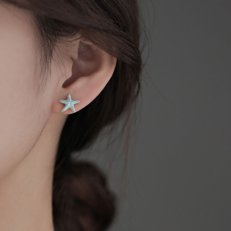 Women's Simple Temperament Starfish Shell Stud Earrings