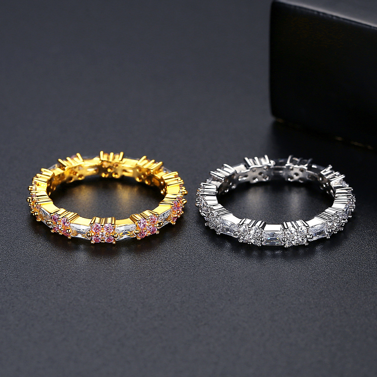 Flower Temperament Fashion Copper Inlaid Zircon Ring