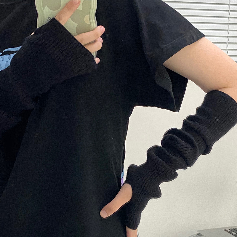 Knitted Wool Gloves and Oversleeves