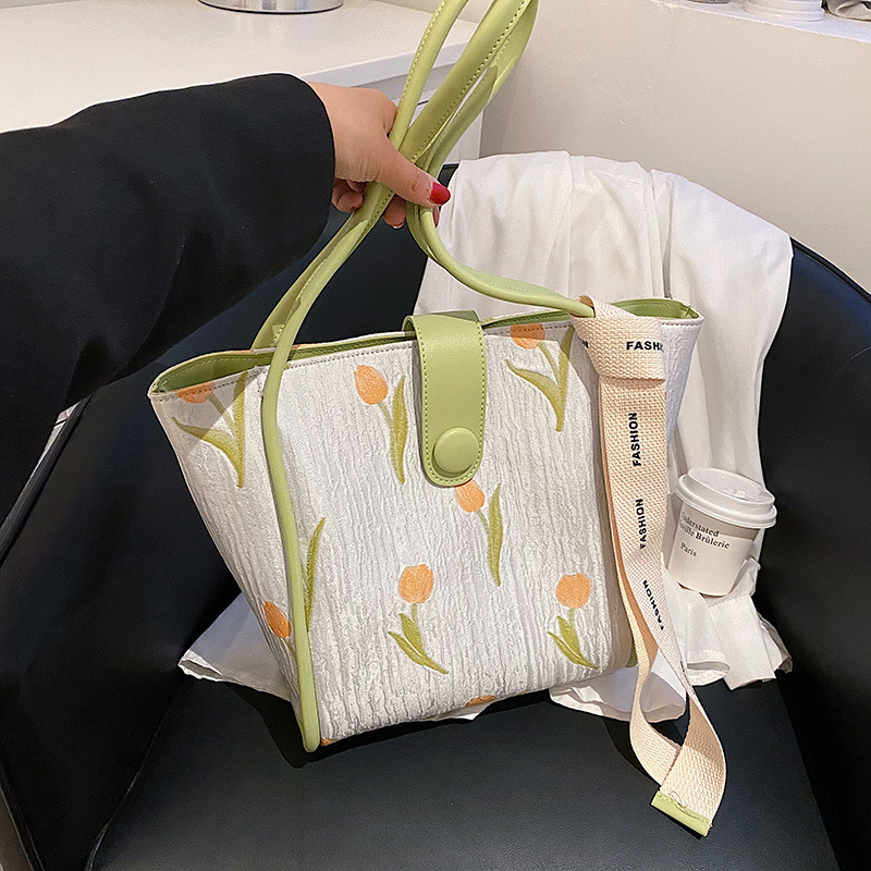 Large-capacity Female Shoulder Messenger Bag