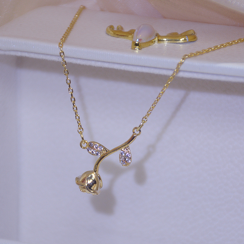 Rose Flower Necklace Female Niche Clavicle Chain Simple Temperament