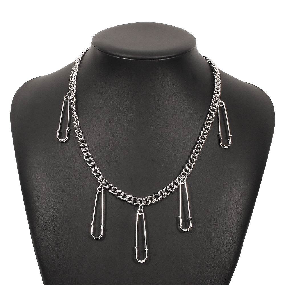 Retro Hip Hop Exaggerated Simple Geometric Necklace Pin Personality Creative Clavicle Chain