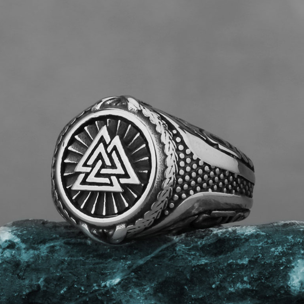 Title 3, Viking Triangle Rune Titanium Steel Ring Heren ...