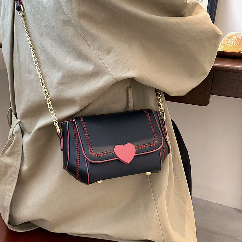 High Sense Of Niche Design Chain Cross Shoulder Love