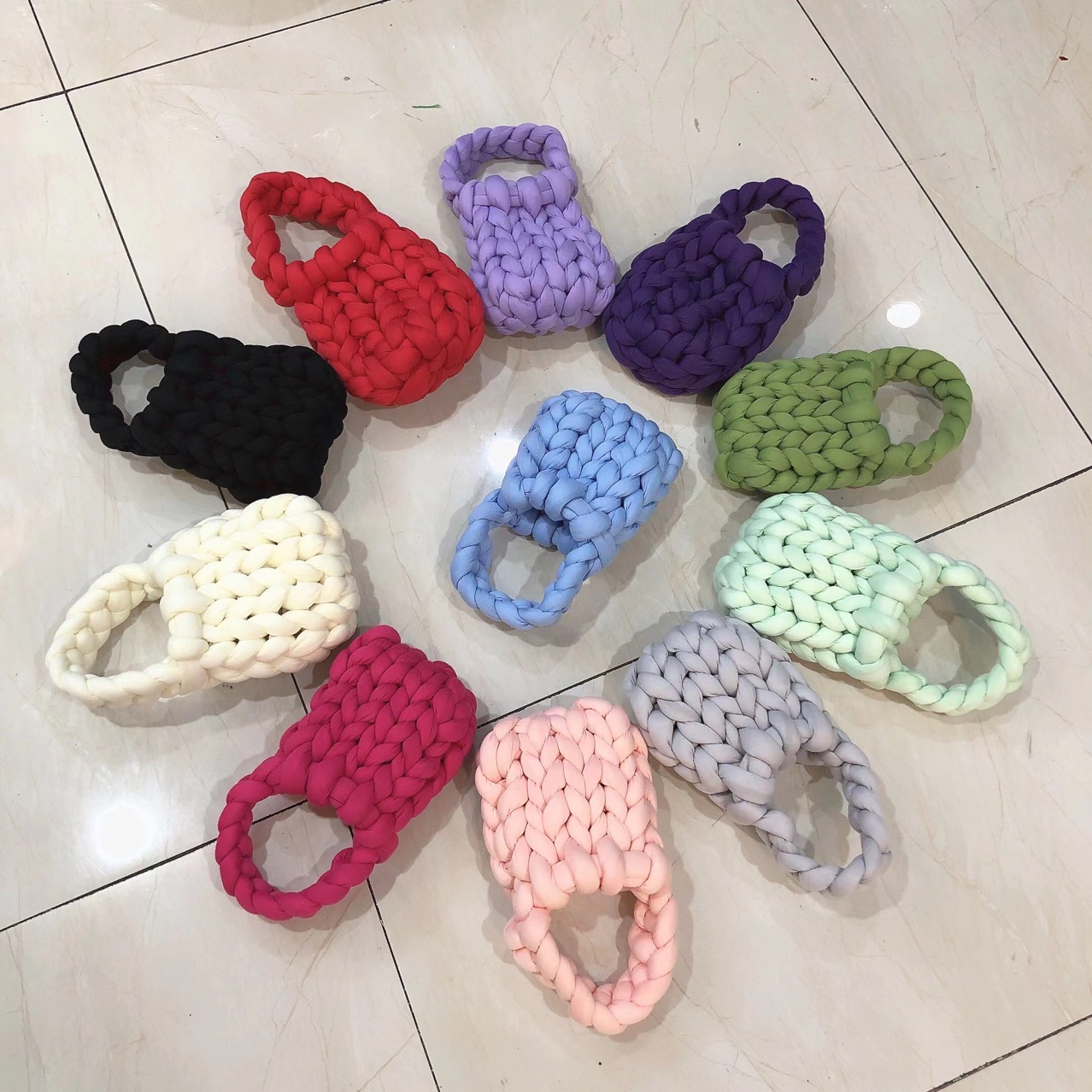 حقيبة يدوية محاكاة باليد بتصميم الخط السميك من آيسلندا