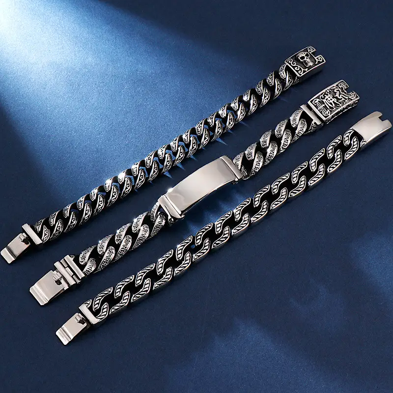 Domineering Pattern Titanium Steel Skull Bracelet