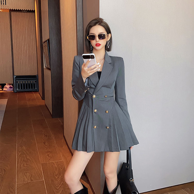 Fried Street Style With Long-sleeved Suit Dress