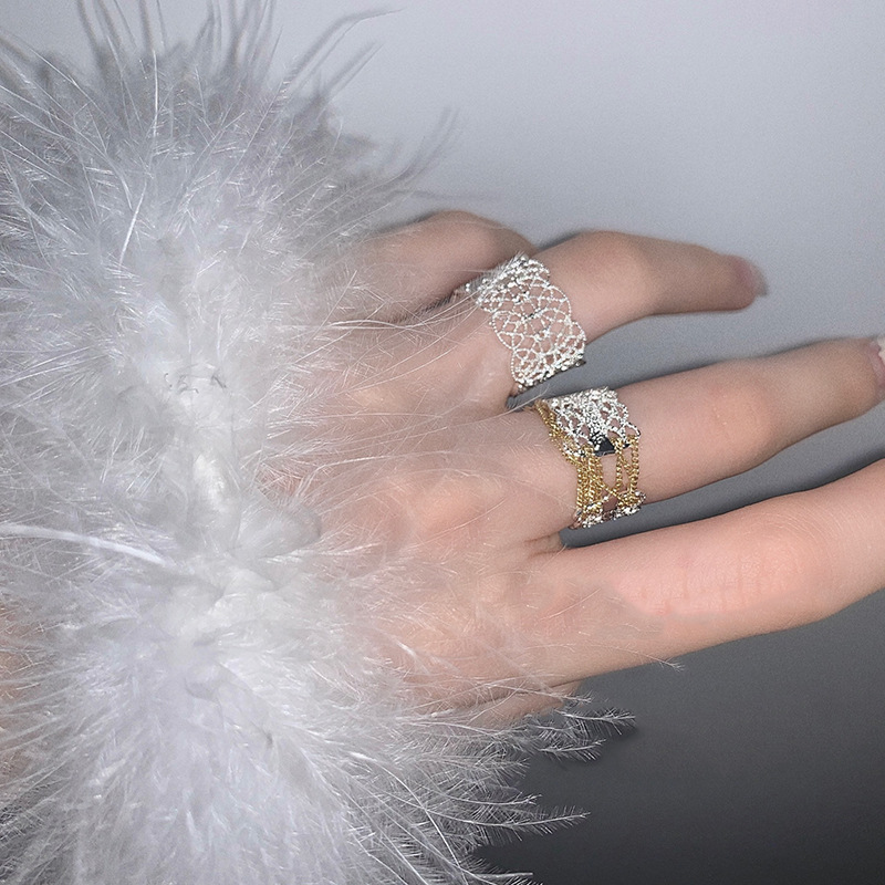 White Hollow Chain Ring
