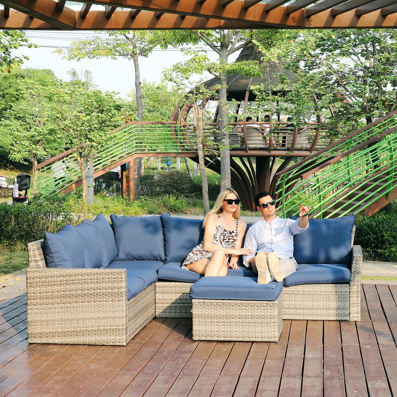 Pickup Only -83.5  Grey Polyethylene And Iron 3-Piece Outdoor Group Seat