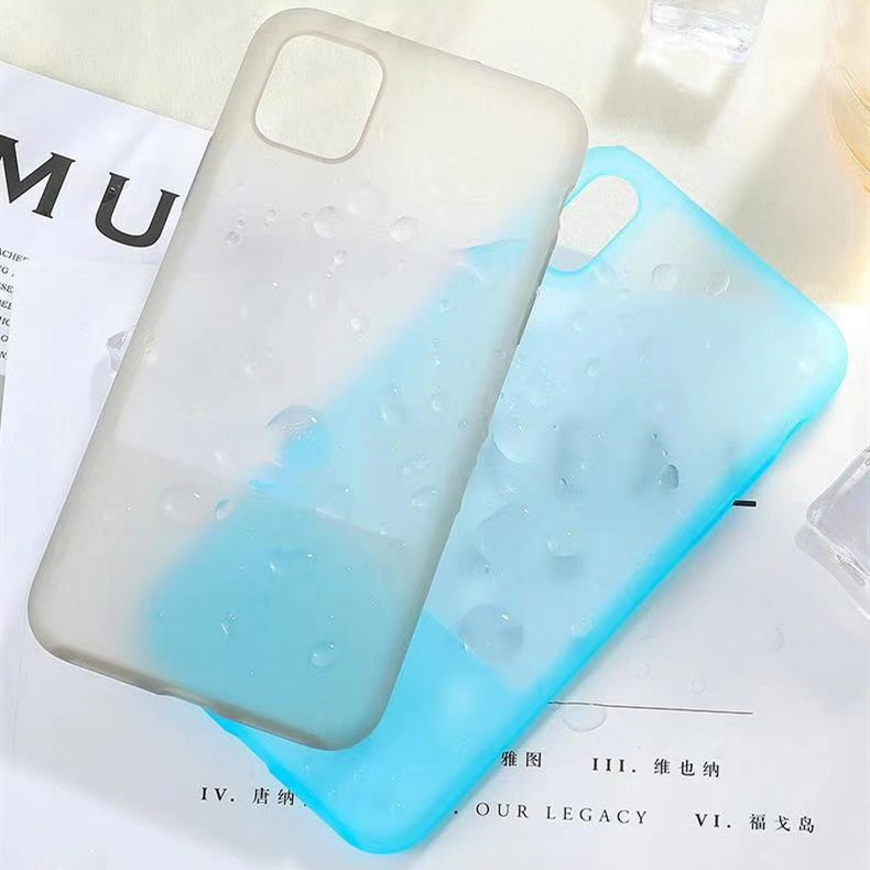 Capa de silicone líquido translúcido simples