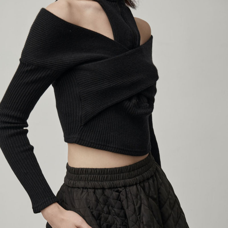 Cross Strapless Turtleneck Sweater Fashionable Long-sleeved Sweater Short Black And White