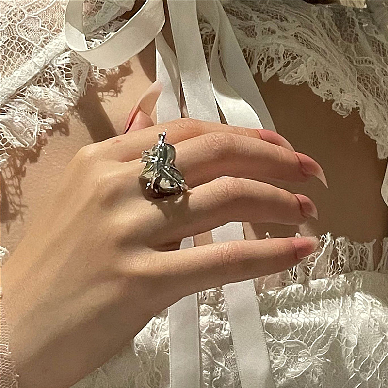 European And American Niche Design Thorns Love Ring