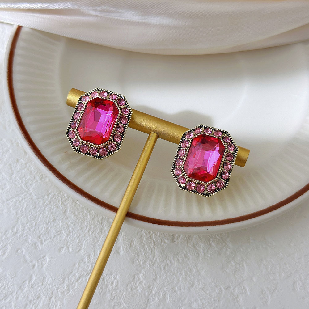 Light Luxury Retro Earrings - Enamel Flower Vintage Style, Niche Premium Versatile Classy Ear Jewelry