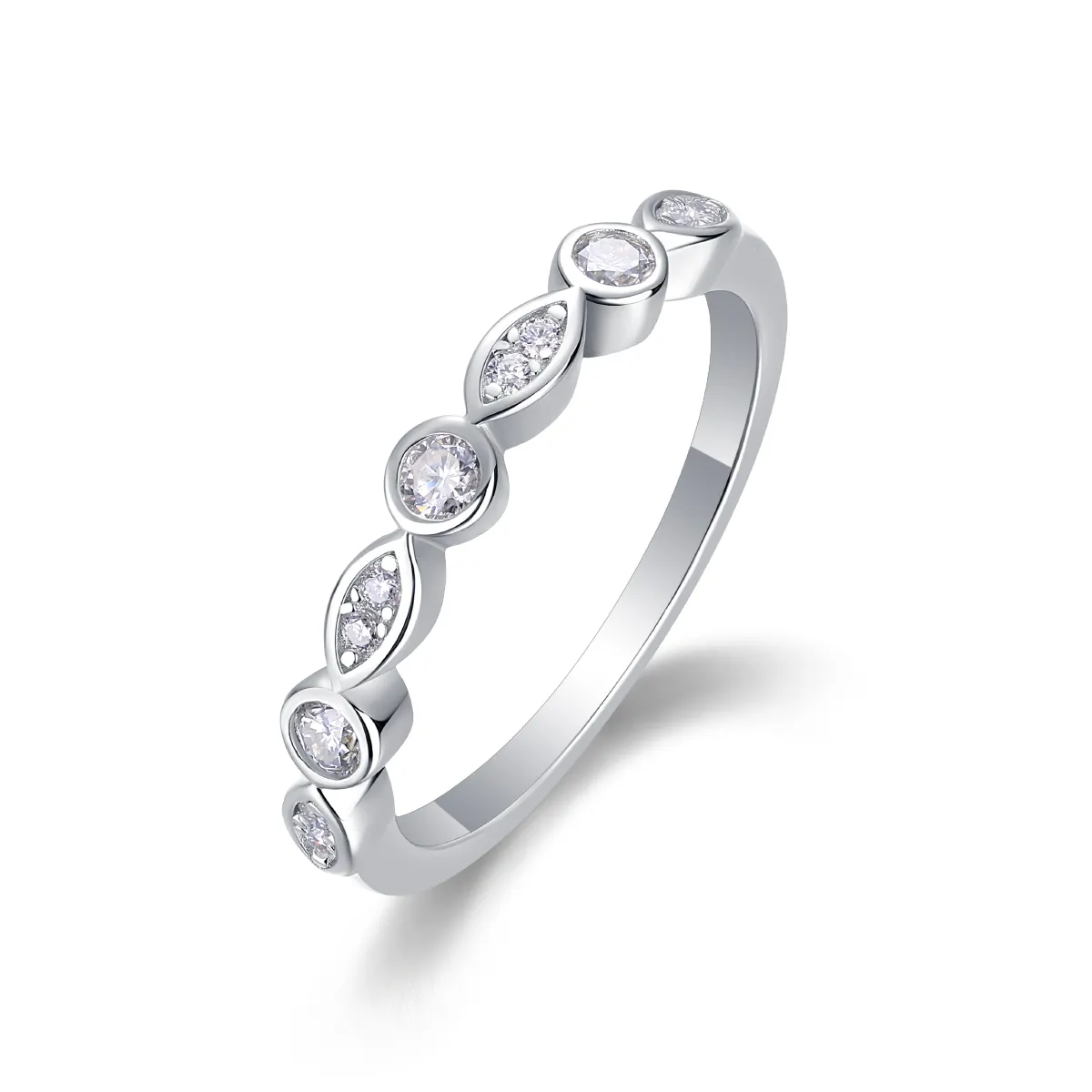 S925 Silver 1.8g Platinum Plated Moissanite Ring