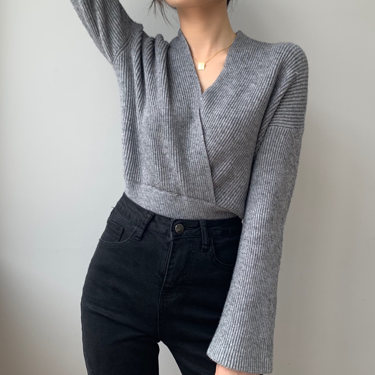 Title 3, Lazy Style Cross V-neck Slim-fit Sweater