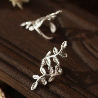 Title 1, Fashion Leaves Sterling Silver Ear Clip