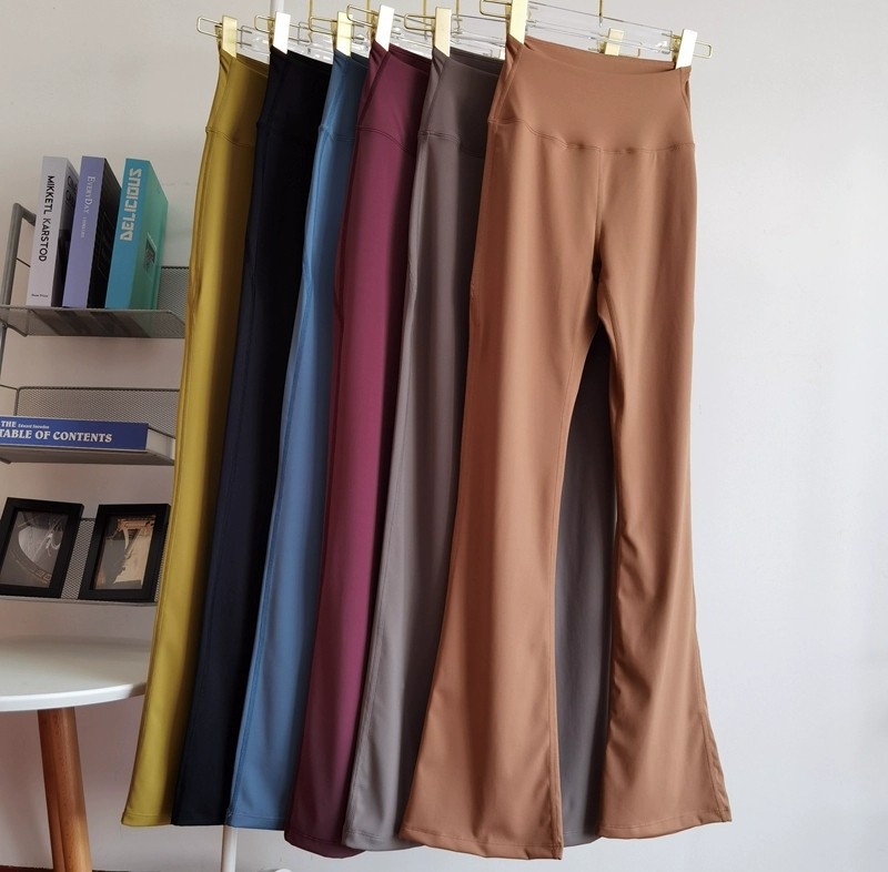 Yoga Sports And Leisure Naked Feeling Shows Long Legs