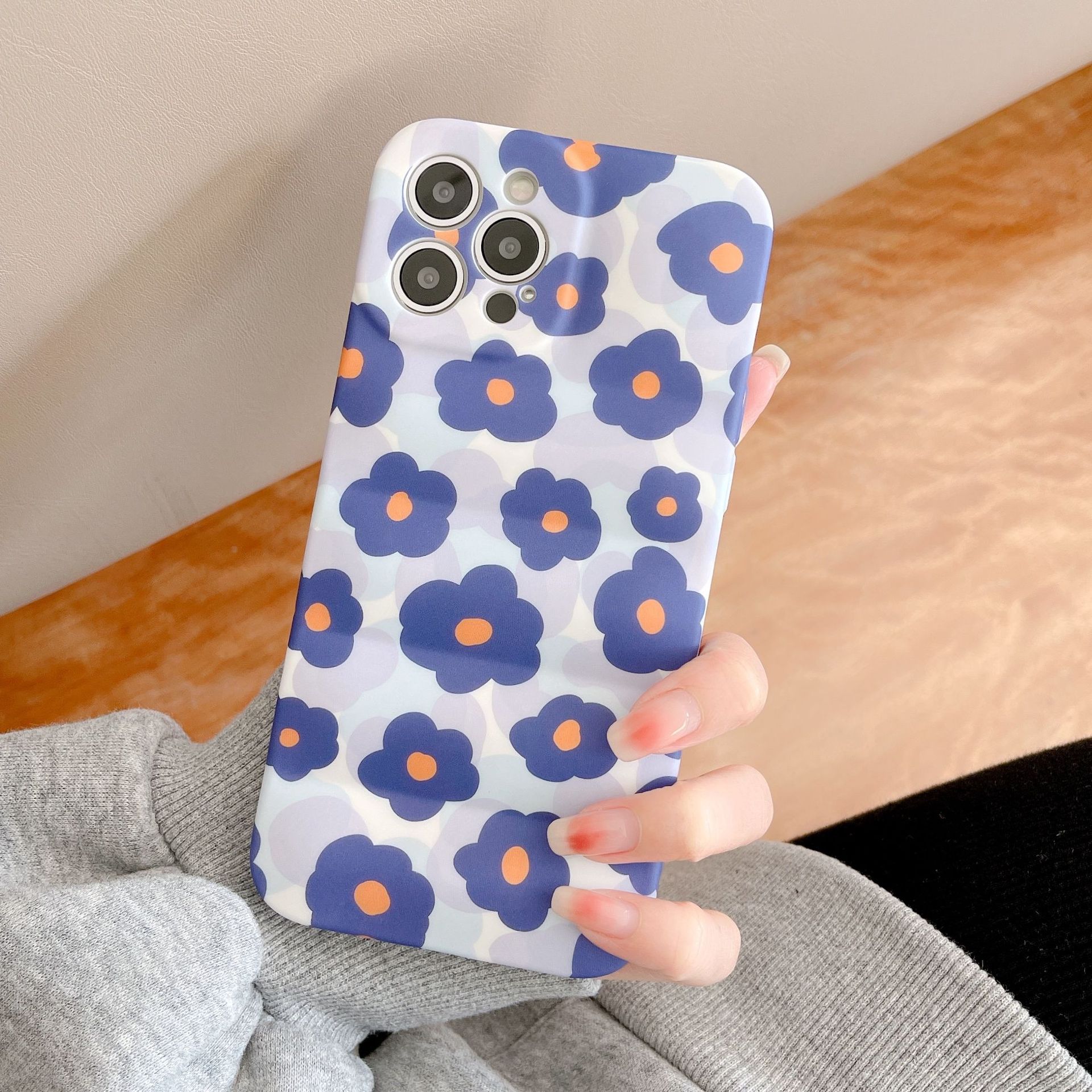 Wave Pattern Blue Flower Mobile Phone Case - Image 4