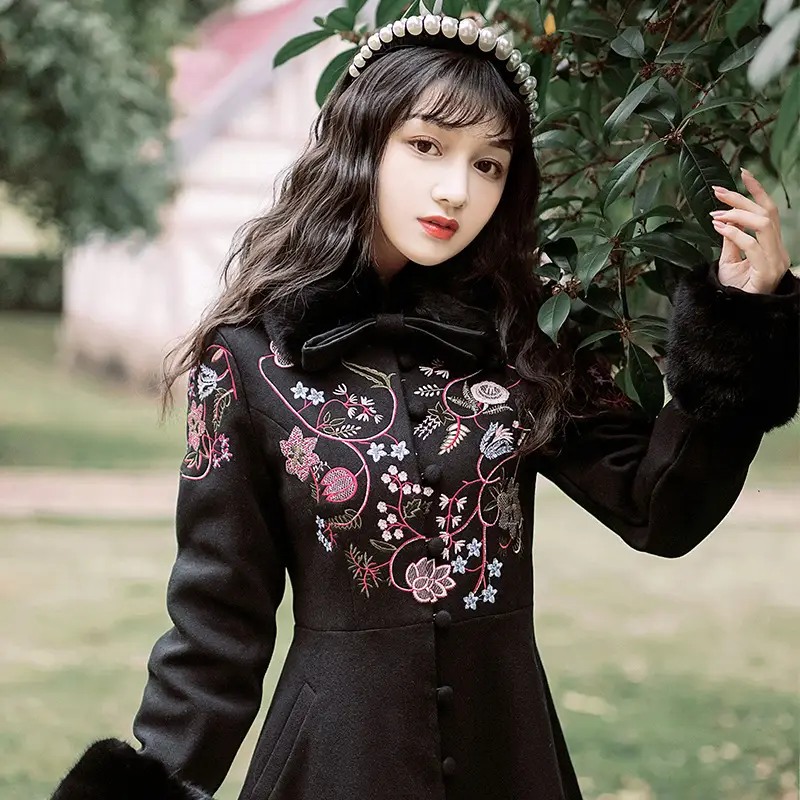 Vintage Women's Fur Collar Embroidered Woolen Coat