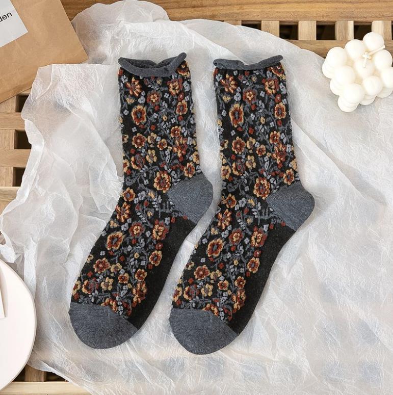 Title 5, Hemming loose jacquard pile socks