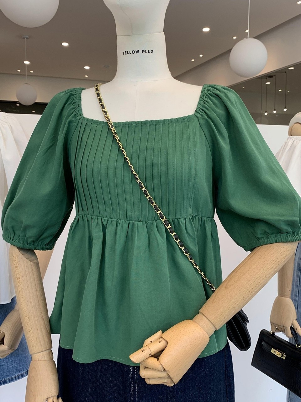 Short Shirt With Square Neck Pleated Temperament