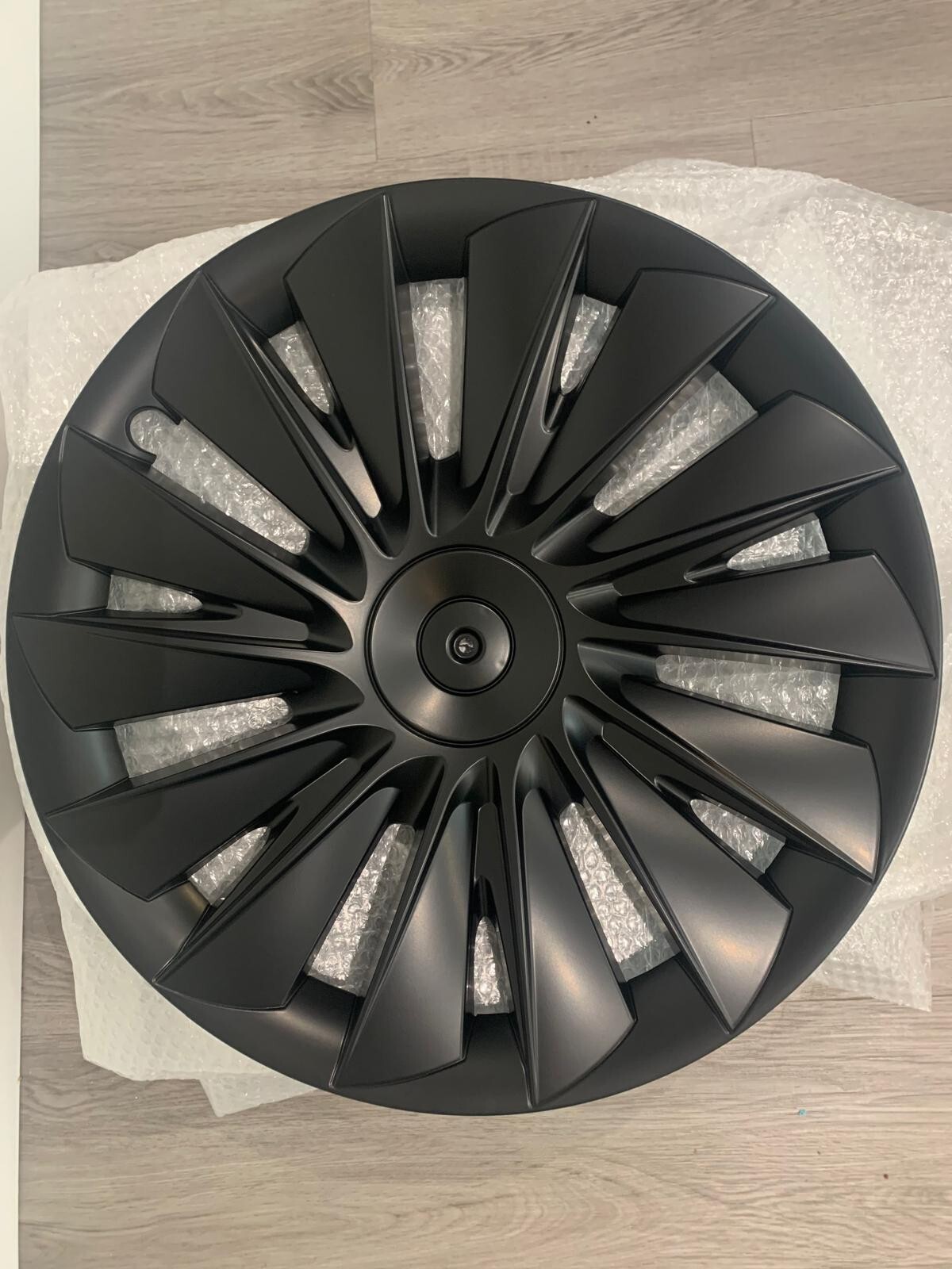 For tesla model y 4 x 19 inch wheel covers included l ogo