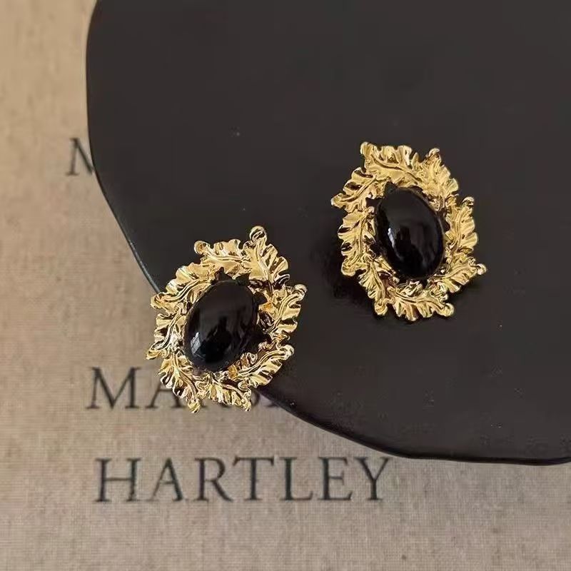 New Vintage Oval Metal Studs, Elegant High-end Women Earrings