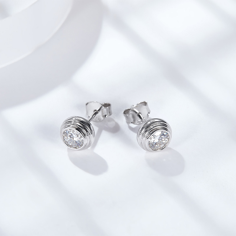 S925 Sterling Silver 0.5 Or 1CT Moissanite Stud Earrings  Round Bezel Set With GRA Certificate, Platinum Plated Jewelry Gift Box Set For Women