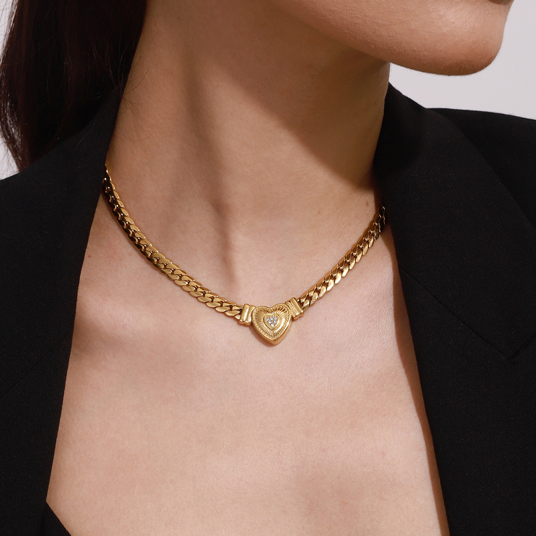 Love Necklace With High-end Feel And Diamond Studded Collarbone Chain