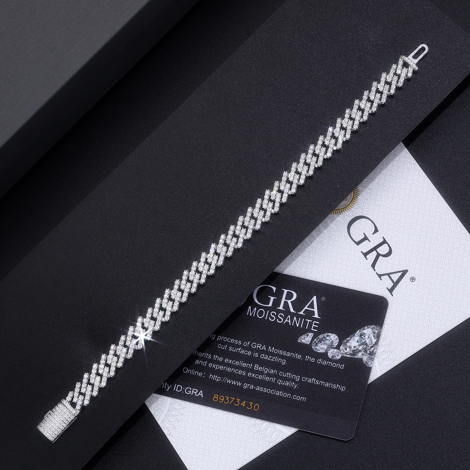 Set With Top-quality Moissanite, This Luxurious And Fashionable Light Luxury Jewelry Silver Bracelet Is Made Of S925 Silver Electroplated With Platinum