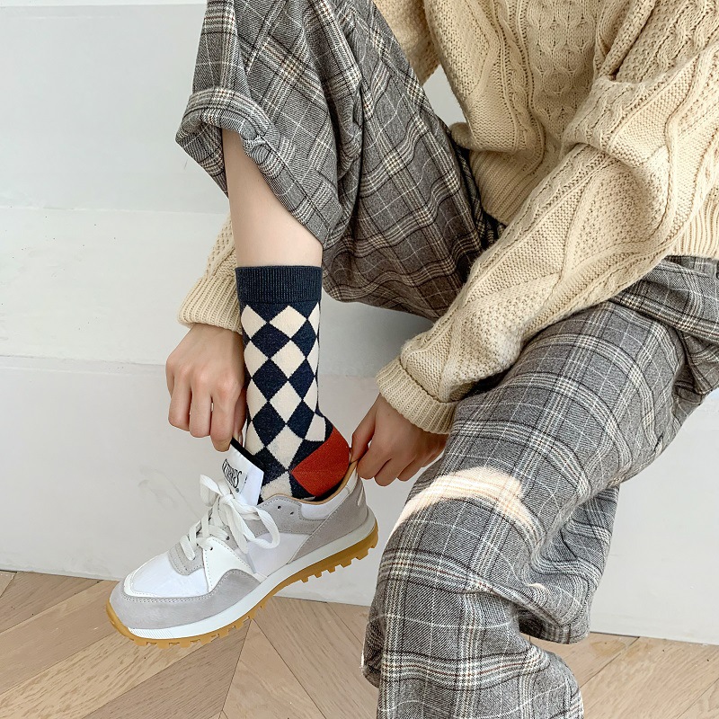 Creative And Fashionable Plaid Flower Tube Cotton Socks