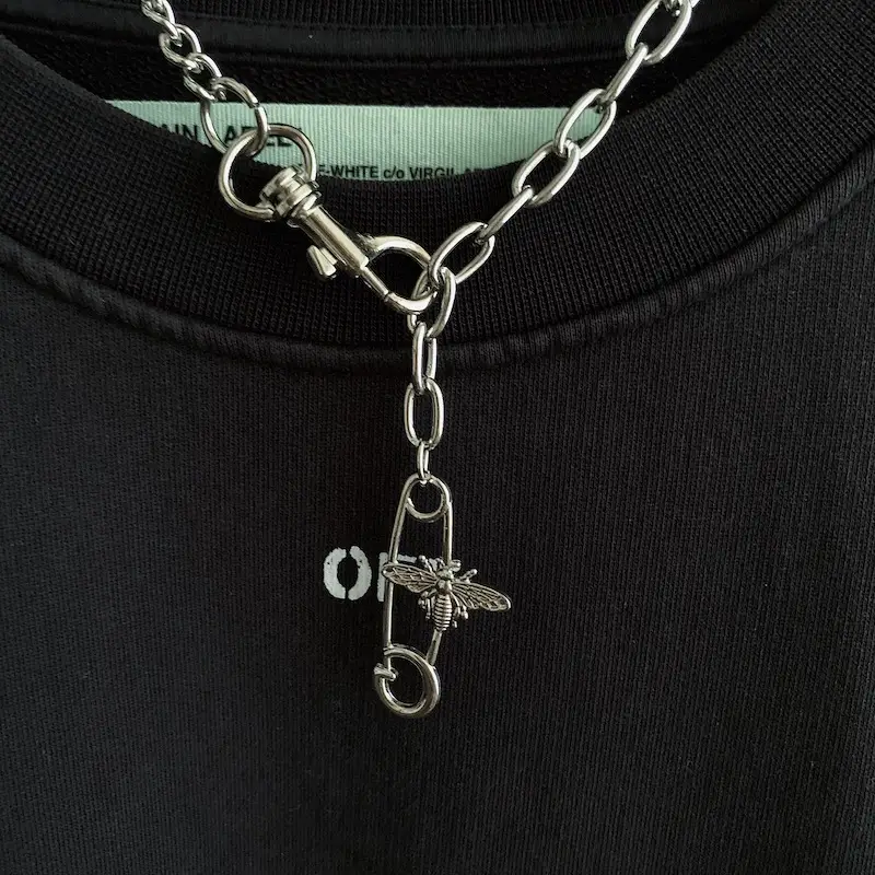Men's And Women's Fashion Personalized Small Bee Pin Necklace