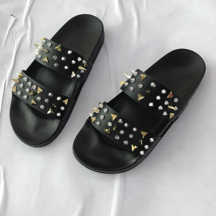 Summer European And American New Open-toe Rivet Thick Bottom Cool Drag