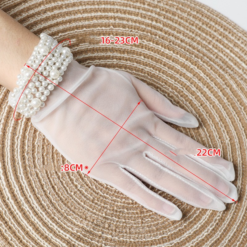 Short Yarn Cuff Beaded Gloves