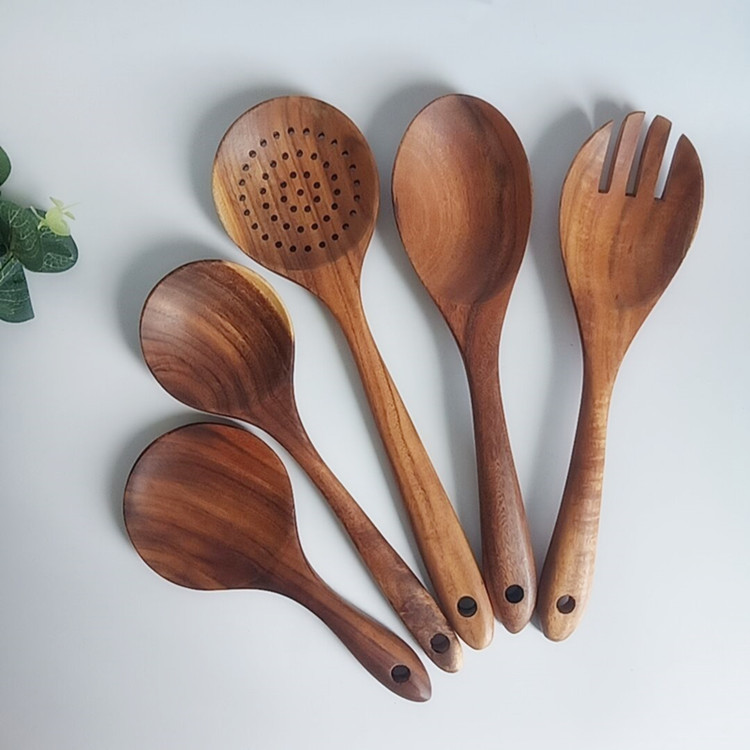 BEYONDARY Stylish & Functional: Modern Pan & Classic Wooden Spoon