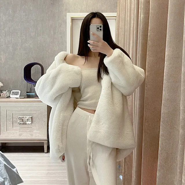 Women's Fashionable White Fur Coat Loose And Slim White - Shop at LoveMi