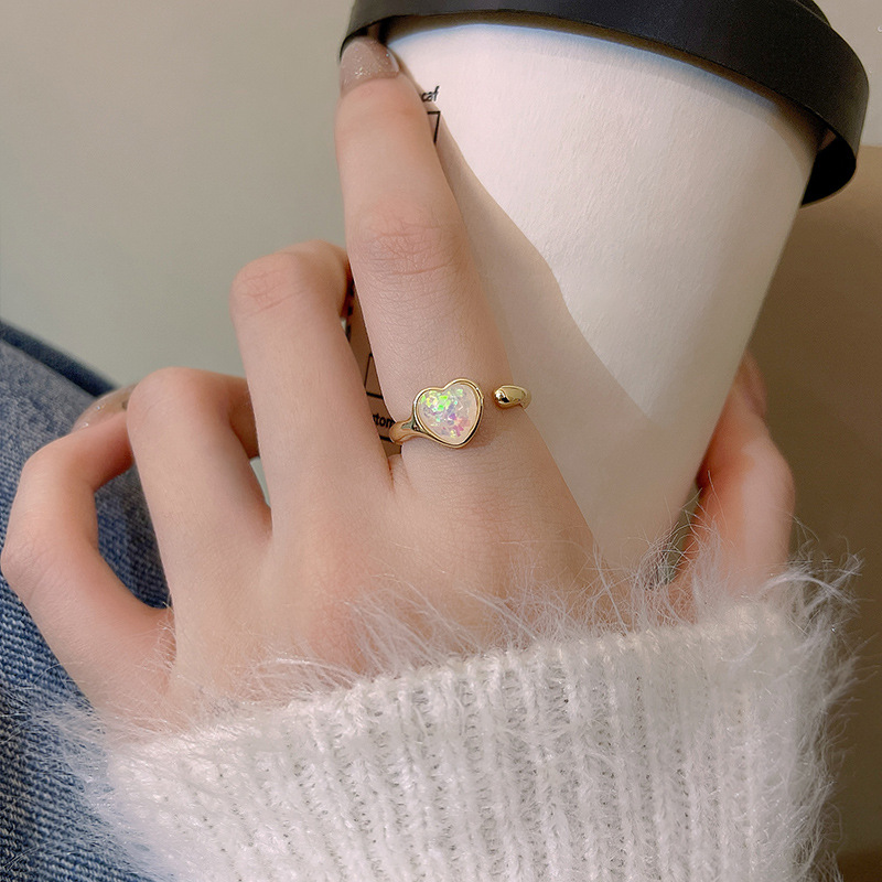 Women's Temperament White Fritillaria Ring