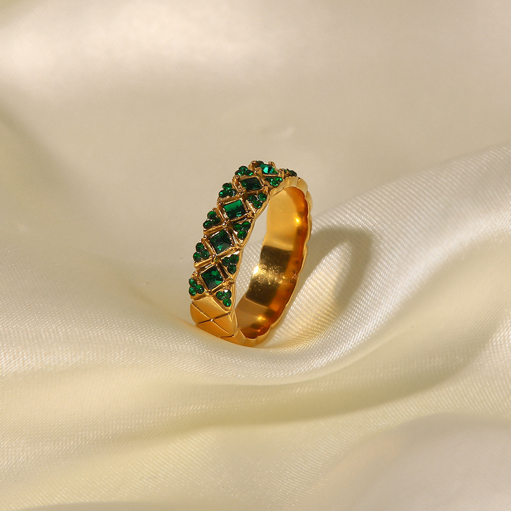 Title 3, White and Green Diamond Ring, a timeless symbol...