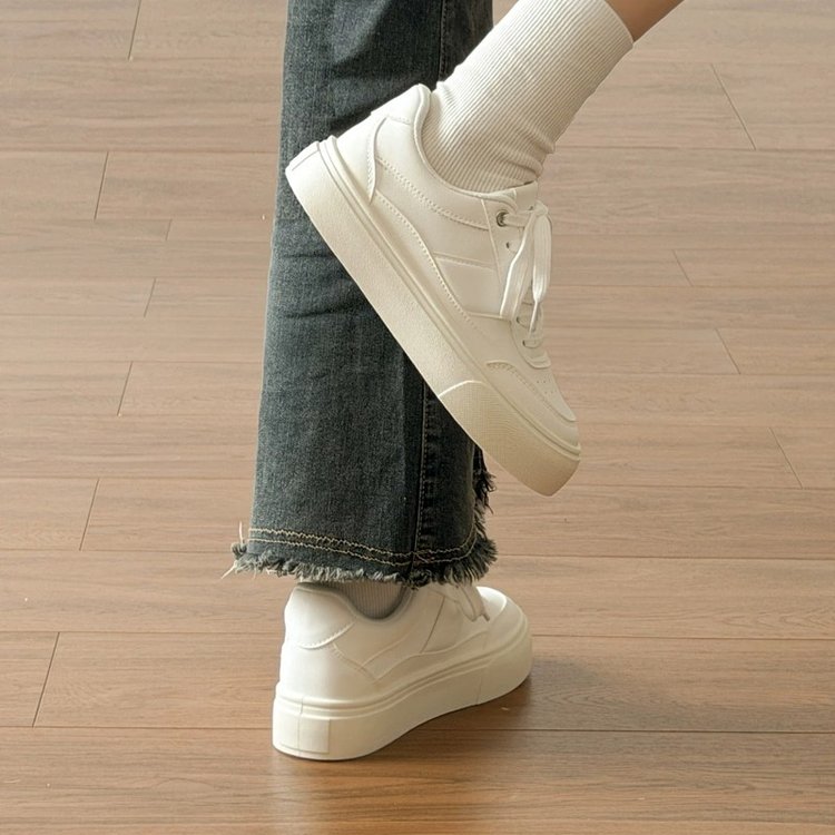Women Minimalist White Platform Sneakers Faux Leather Upper Stitching Detail Round Toe Thick Rubber Platform Sole Lace Up Clean Aesthetic Daily Street Low Top Casual Board Shoes