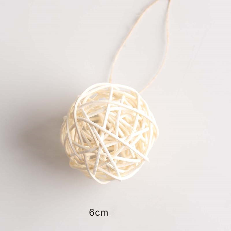 6cm white rattan ball