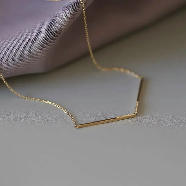 14K Gold Plated Necklace, Personalized Full Diamond Inlaid V-shaped Pendant Clavicle Chain Female