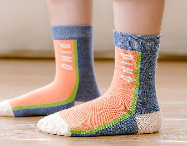 Fashion New Dark Boys Five-pointed Star Dinosaur Socks