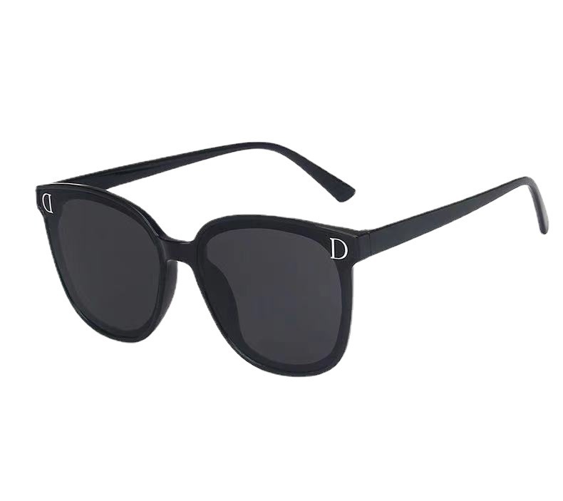 Title 3, Fashion D Letter Sunglasses Show Small Face