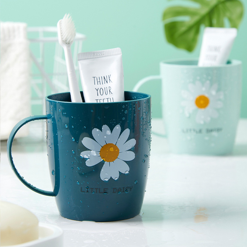 Stylish And Simple Plastic Toothbrush Cup For Home Use