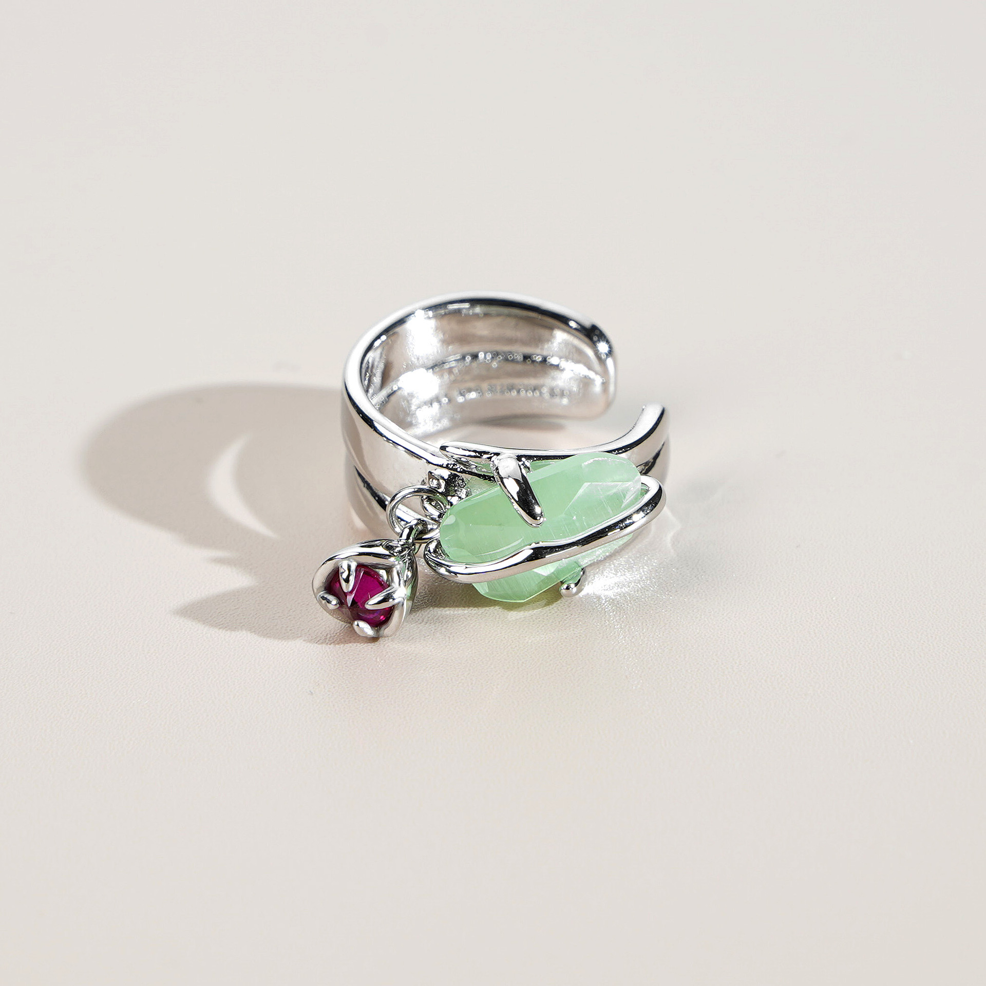 Серьги с кристаллами персикового цвета без проколотых ушей